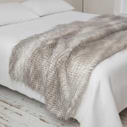 Beige Faux Fur Peacock Feather Pattern Blanket 240 X 65 cm - thumbnail 1