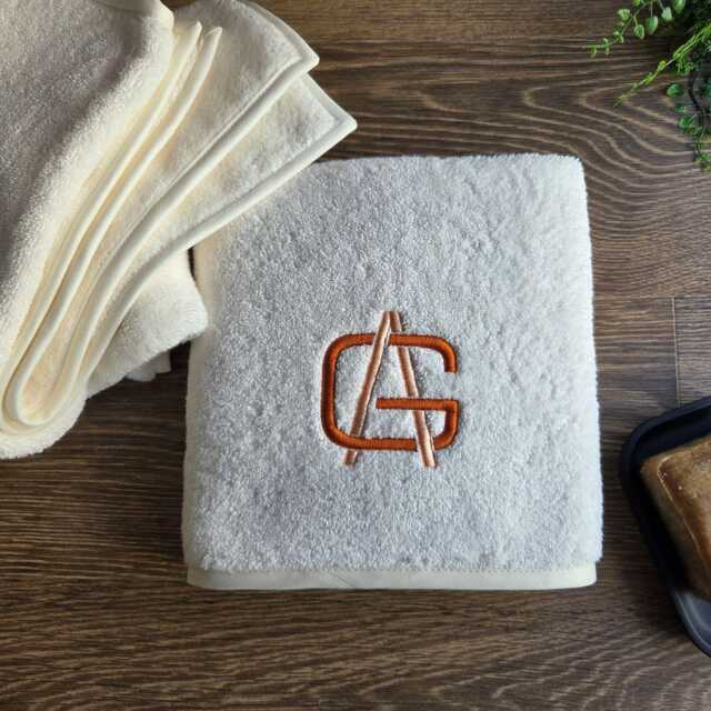 Personalized Egyptian Cotton Bathroom Towels, Custom Embroidered Luxury Heavyweight Italian Terry 665 Gsm - image 1