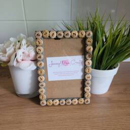 Wooden Patterned Clock Face Button Photo Frame 4 X 6 Inches - thumbnail 2