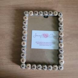 Wooden Patterned Clock Face Button Photo Frame 4 X 6 Inches - thumbnail 4