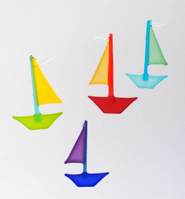 E50-38 Flat Fused Sailboat Suncatcher