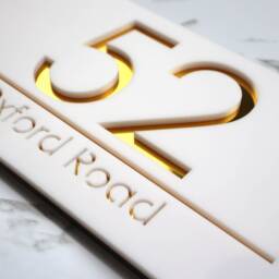 K Smart Sign - Laser Cut Matt White & Gold Mirror Personalised Door Numbers House Plaques Number 3D 30cm X 16cm - thumbnail 3