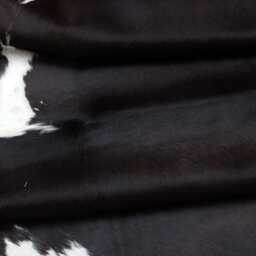 Xl Cowhide Rug - Luxurious Dark Brown & White Hair-On Leather For Modern Living - 63 X 65 Inches - thumbnail 3