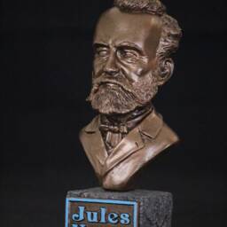 Poe, Wells, & Verne Statues - thumbnail 4