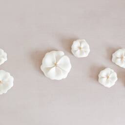 9 Porcelain & Gold Pompon Flowers For Wall Decoration - thumbnail 2