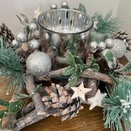 Christmas T-Light Holder, Traditional Green & Silver Pinecone, Berries, Glitter, Wooden Log Display, Woodland Center Piece Table Decoration - thumbnail 2