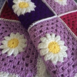 Pretty Purples & Daisies Crochet Blanket - thumbnail 3