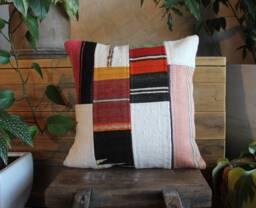 Vintage Kilim Pillow Cover - 16 Inch - Handwoven Wool Boho Cushion - thumbnail 1