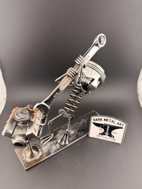 Detailed Engine Mechanic - image 1