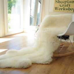 "100% British Rare Breed Double Sheepskin Rug in Undyed ""Buttermilk Cloud" - thumbnail 3