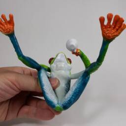 Red-Eyed Tree Frog Figurine - thumbnail 4
