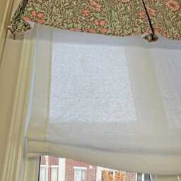 Floral Pleated Valance - Handmade Arts & Crafts Window Covering - thumbnail 3