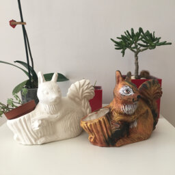 Ceramic Squirrel Pot - Ready To Paint Flower Planter Diy Planters For Home D??cor & Gifts - thumbnail 1