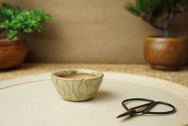 Handmade Green Mame Bonsai Pot. 6.5cm Diameter, 3cm High. G2512 - image 1