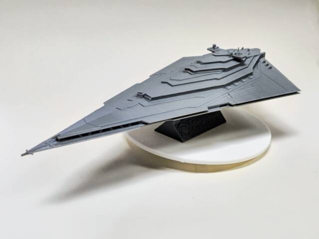 Resurgent-Class Star Destroyer - First Order Flagship Model, 2 Sizes - image 1