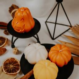 Pumpkin Shaped Soy Candle - Fall Decor, Halloween Candles - thumbnail 3