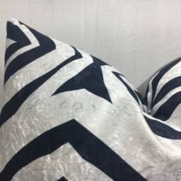 Ikat Velvet Pillow Cover, Handwoven Silk Blend, Decorative Accent - 20x20 - thumbnail 3