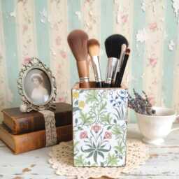 William Morris Oak Pen Holder, Decoupage Floral Desk Organiser, Bathroom Utensil Holder Pot - thumbnail 3