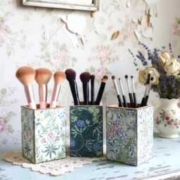 William Morris Oak Pen Holder, Decoupage Floral Desk Organiser, Bathroom Utensil Holder Pot - thumbnail 1