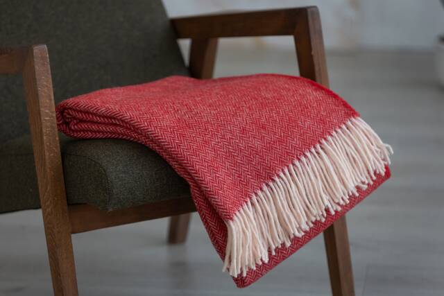 Pure Sheep Wool Small Herringbone Pattern Christmas Red Large Sofa Blanket With White Fringes Warm Housewarming Gift For A Couple 140x200 cm - image 1