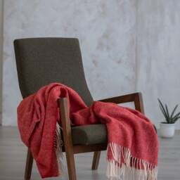 Pure Sheep Wool Small Herringbone Pattern Christmas Red Large Sofa Blanket With White Fringes Warm Housewarming Gift For A Couple 140x200 cm - thumbnail 3