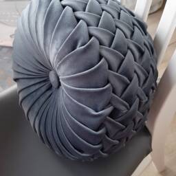 Round Velvet Pillow// Handmade Round Cushion// Decorative Grey Luxury Pillow // Canadian Smocking Cushion - thumbnail 3