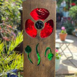 Poppy Flower Garden Sculpture - Personalised Memorial Gift Reclaimed Wood & Stained Glass - thumbnail 3