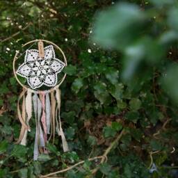 Crochet Dreamcatcher in White Colour, Linen, Burlap & Lace Ribbons, Framed Dreamcatcher, Wall Decoration, Boho Decor - thumbnail 2
