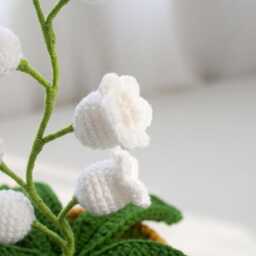 Crochet Lily Of The Valley Night Light, Handmade Flower Lamp, Cozy Bedside Nursery Aesthetic Home Decor Gift - thumbnail 3