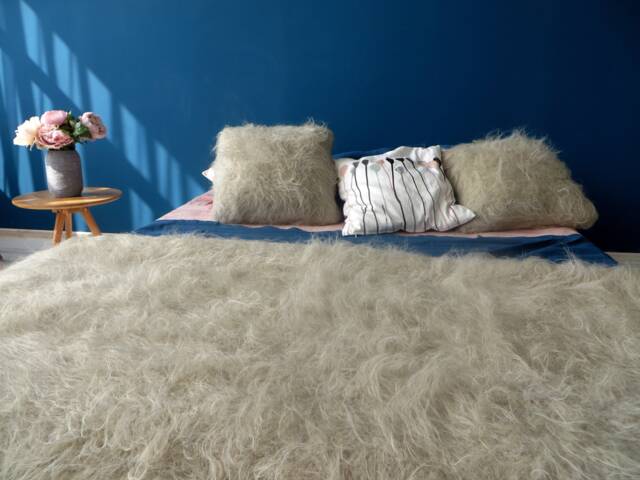 Handwoven Wool Flokati Throw & Pillow Set Shaggy Couch Blanket - image 1