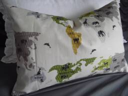 Enfant Planisphere.nursery Decor.kids Bedroom Decor.toss Pillow.accent Pillow.throw Pillow.cushion.decor Accent Cover.animals.map.countries - thumbnail 1