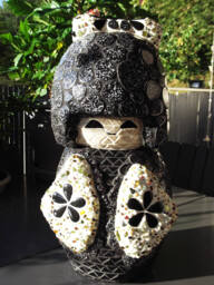 Japanese Doll Mosaic Sculpture - Handmade Art Deco & Glass Unique Piece For Indoor/Outdoor/Garden Use - thumbnail 1