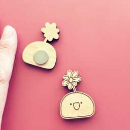 Flower Nugget Wooden Magnet Collectible Fridge Decor, Needle Minder - 1.5 Inch - thumbnail 3