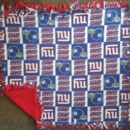 Ny Giants Helmets & Symbols Fleece Tie Blanket - thumbnail 2