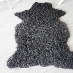 Gotland Sheepskin Rug - Natural Grey Curly Wool, Soft Pelt - thumbnail 2