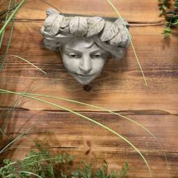 stone Garden Female Girl Lady With Leaves Wall Plaque Planter Plant Pot Ornament - thumbnail 2