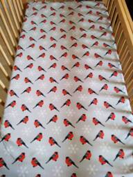 Christmas Bullfinch Crib Sheet, Gray Cotton Bird Bedding - thumbnail 1
