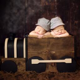 Wooden Train Photography Prop - thumbnail 3