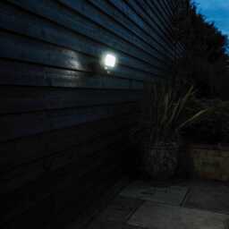 Solar Security Wall Mounted Light Garden Home Driveway Doorway Garage - thumbnail 2
