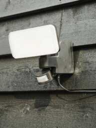 Solar Security Wall Mounted Light Garden Home Driveway Doorway Garage