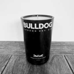 Bulldog Gin Bottle Candle - Lemongrass & Ginger Scented Soy Wax 90 Hours Black - thumbnail 2