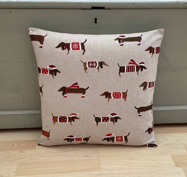 Christmas Gifts Santa Dachshunds Pillow Cover Linen Sausage Dog Cushion - image 1