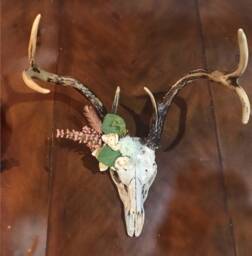 Resin Deer Skull With Spring Floral Crown - thumbnail 3