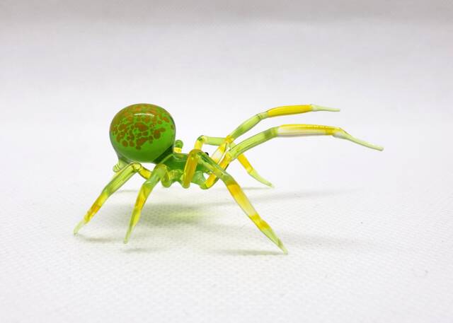 Glass Green Spider Figurine, Figurine Blown Spider, Handblown Glass Lampwork Animal Figurine, Miniatures - image 1