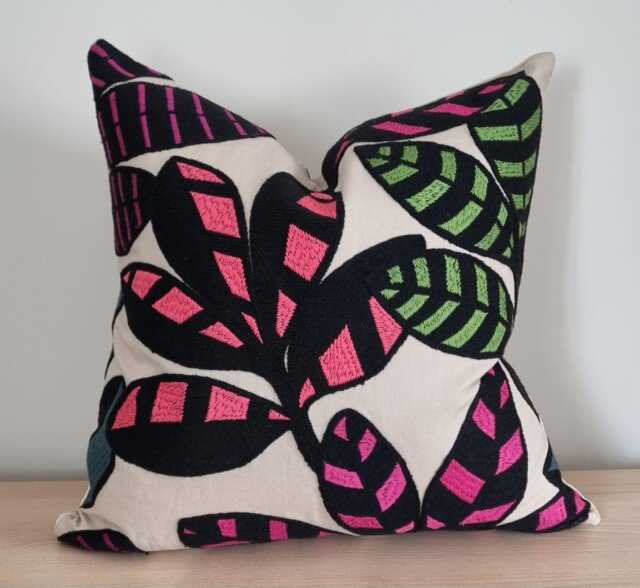 Designers Guild Tanjore Berry & Omega Velvet Cushion Cover 45x45cm - image 1