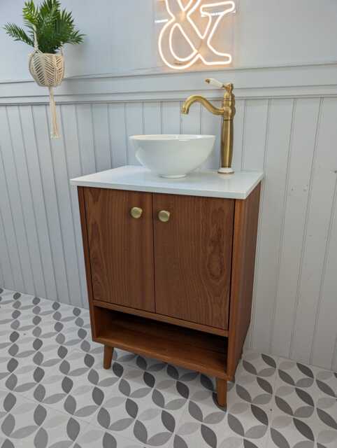 The Inglewood/A Handmade Solid Hardwood Bathroom Vanity Unit With Quartz Countertop - image 1