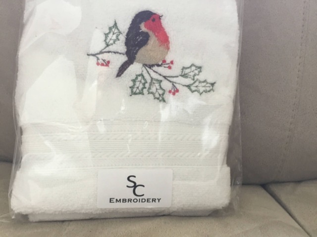 Christmas Robin, Hand Towel, Customised Embroidered Bathroom Decor, Cosy Festive Season, Holiday Themed Gift