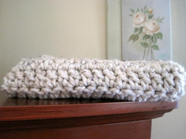 Chunky Knit Newborn Blanket Wheat Baby Posing Prop - 20x18 - image 1