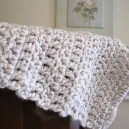 Chunky Knit Newborn Blanket Wheat Baby Posing Prop - 20x18 - thumbnail 3