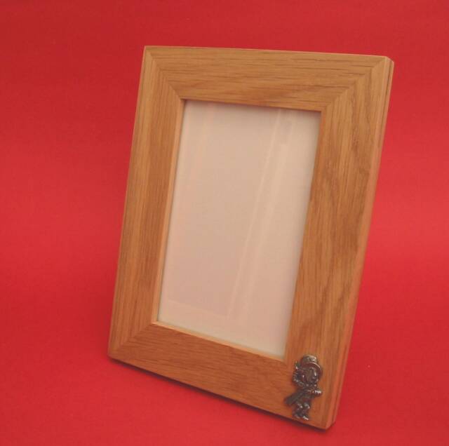"Mad Hatter Figure Design Real Oak Picture Frame 6"" X 4" - image 1